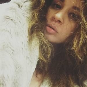 Meet your Posher, Yajaira